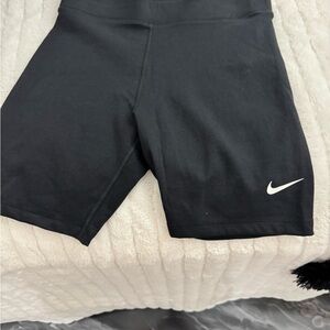 Women’s Nike Black Performance Tight Fit High Rise Shorts - NWT - Size L